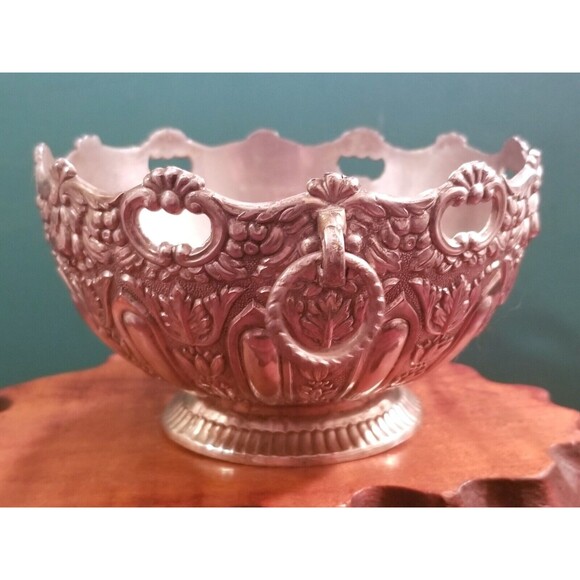 Vintage 1960s Raimond Ornate Silverplate Floral Motif Bowl with Ring Handles - Picture 5 of 8